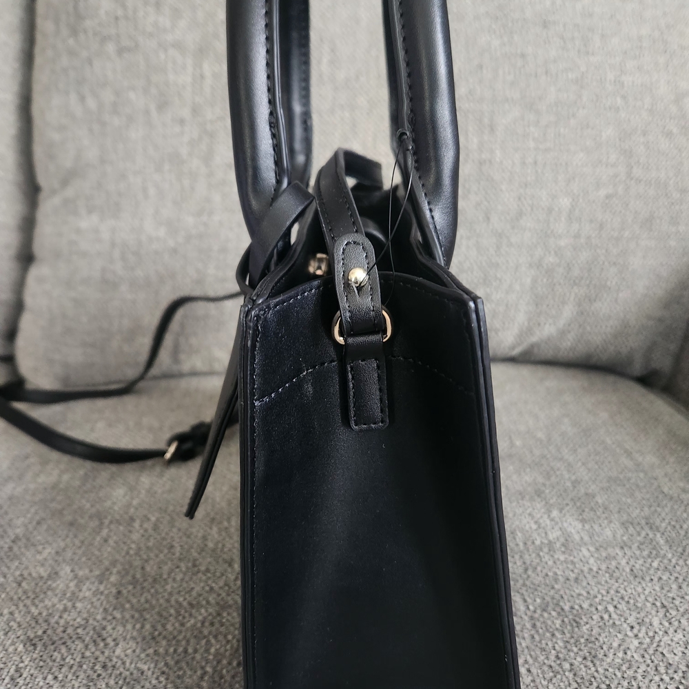 True Religion Black Women's Handbag with adjustable Strap. - Picture 3 of 16